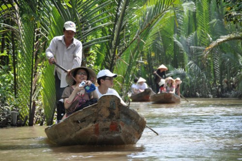 Về miền Tây chèo xuồng ba lá